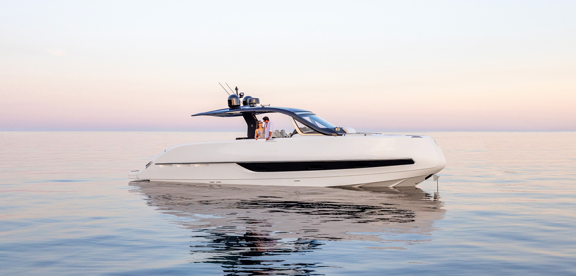 Invictus Yacht - TT420